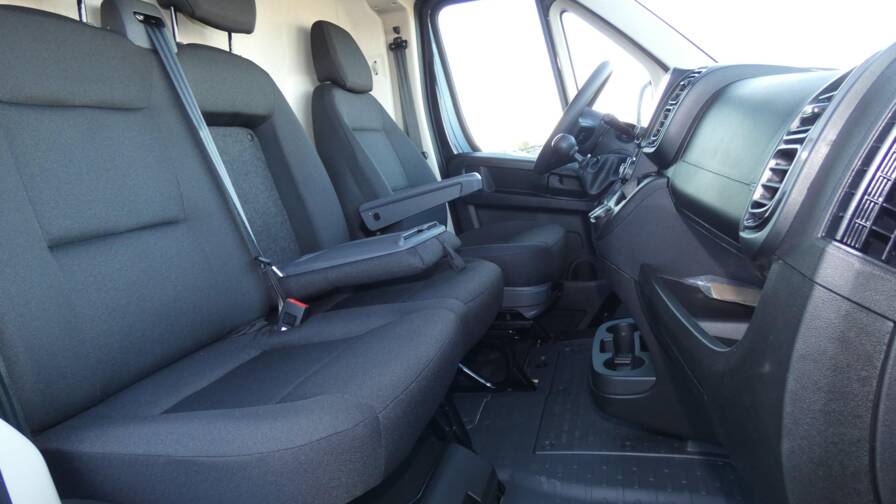 Mandataire Automobile neuf, recherche de Citroen Jumper-fourgon-tole-35-l2h2-180-s-s-bva8 - E-Motors