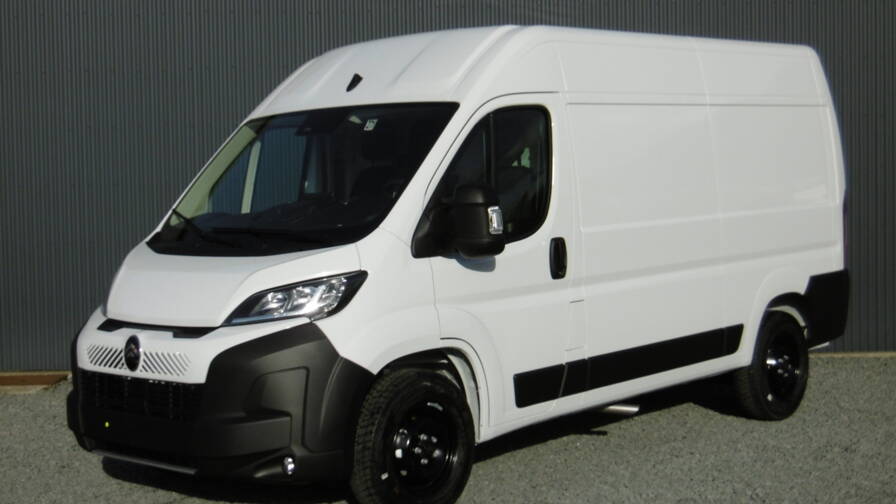 Mandataire Automobile occasion, recherche de Citroen Jumper-fourgon-tole-35-l2h2-140-s-s-bvm6-4-portes-vul-diesel112023-en-cours - E-Motors