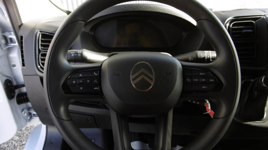 Mandataire Automobile occasion, recherche de Citroen Jumper-fourgon-tole-35-l2h2-140-s-s-bvm6-4-portes-vul-diesel112023-en-cours - E-Motors