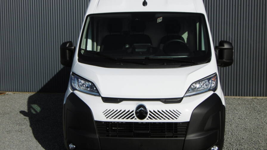 Mandataire Automobile occasion, recherche de Citroen Jumper-fourgon-tole-35-l2h2-140-s-s-bvm6-4-portes-vul-diesel112023-en-cours - E-Motors