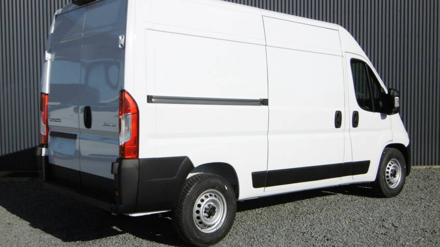 Mandataire Automobile occasion, recherche de Citroen Jumper-fourgon-tole-35-l2h2-140-s-s-bvm6-4-portes-vul-diesel112023-en-cours - E-Motors