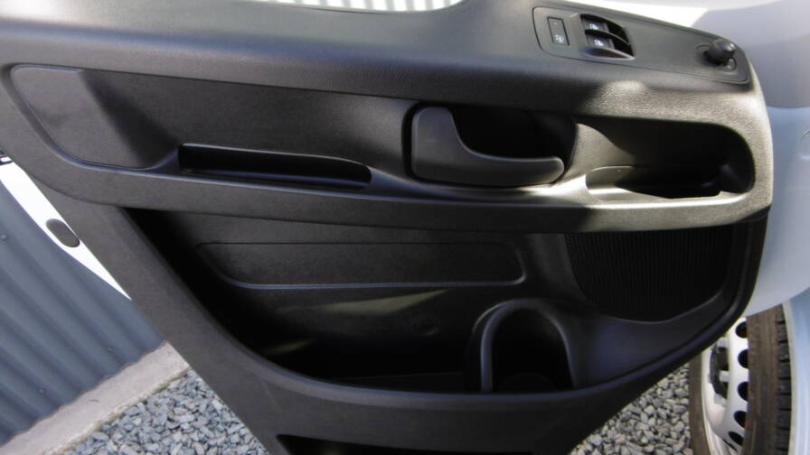 Mandataire Automobile occasion, recherche de Citroen Jumper-fourgon-tole-35-l2h2-140-s-s-bvm6-4-portes-vul-diesel112023-en-cours - E-Motors