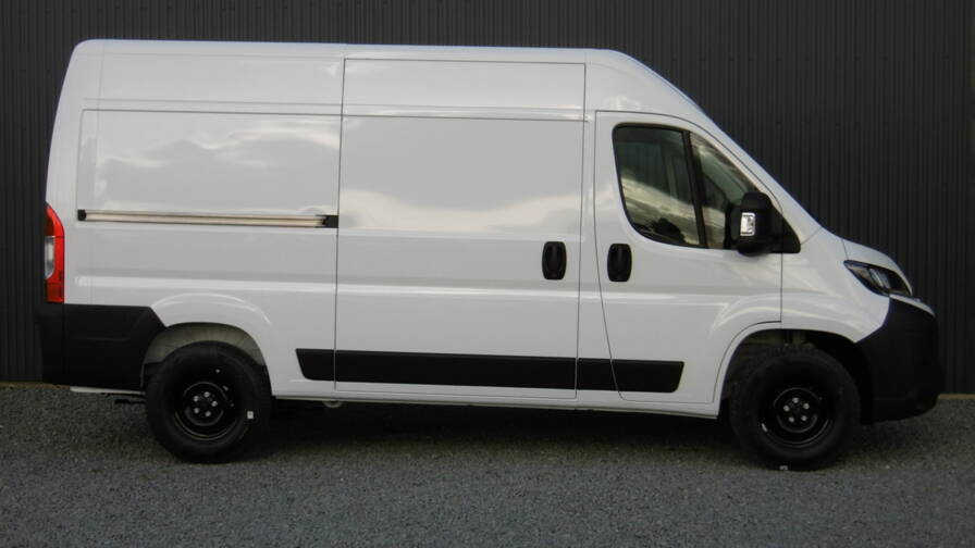 Mandataire Automobile occasion, recherche de Citroen Jumper-fourgon-tole-35-l2h2-140-s-s-bvm6-4-portes-vul-diesel112023-en-cours - E-Motors