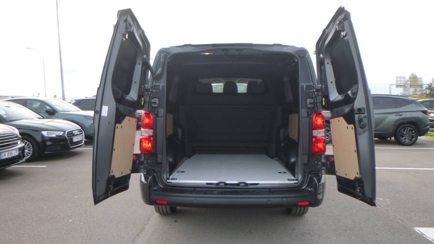 Mandataire Automobile neuf, recherche de Citroen Jumpy-cabine-approfondie-xl-bluehdi-180-s-s-eat8-5pl-plus-gps-plus-cam-plus-porte-lat-rale-gauche-plus-pack-look - E-Motors