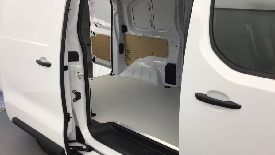 Mandataire Automobile occasion, recherche de Citroen Jumpy-fgn-taille-m-1-5-diesel-120-s-s-bvm6-4-portes-vul-diesel092025-092025 - E-Motors