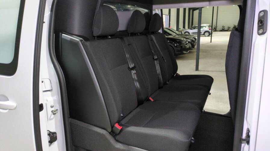 Mandataire Automobile neuf, recherche de Citroen Jumpy-fourgon-cab-approfondie-m-bluehdi-180-s-s-eat8-5pl-plus-pack-connectivite-plus-camera-plus-full-led - E-Motors