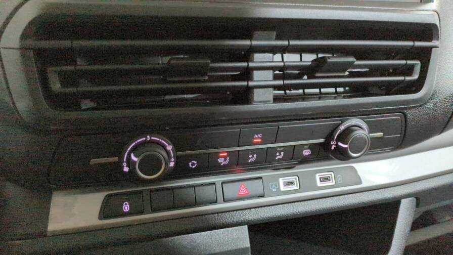 Mandataire Automobile neuf, recherche de Citroen Jumpy-fourgon-cab-approfondie-m-bluehdi-180-s-s-eat8-5pl-plus-pack-connectivite-plus-camera-plus-full-led - E-Motors