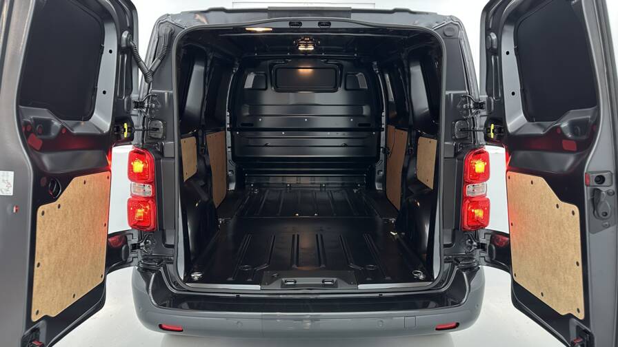 Mandataire Automobile neuf, recherche de Citroen Jumpy-m-2-0-bluehdi-180ch-eat8 - E-Motors