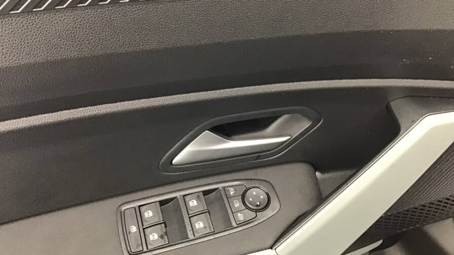 Mandataire Automobile occasion, recherche de Dacia Bigster-hybrid-155-extreme5-portes-vp-essence-courant-lectrique012025-en-cours - E-Motors