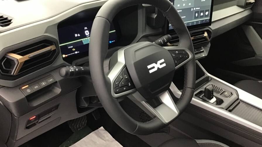 Mandataire Automobile occasion, recherche de Dacia Bigster-hybrid-155-extreme5-portes-vp-essence-courant-lectrique012025-en-cours - E-Motors