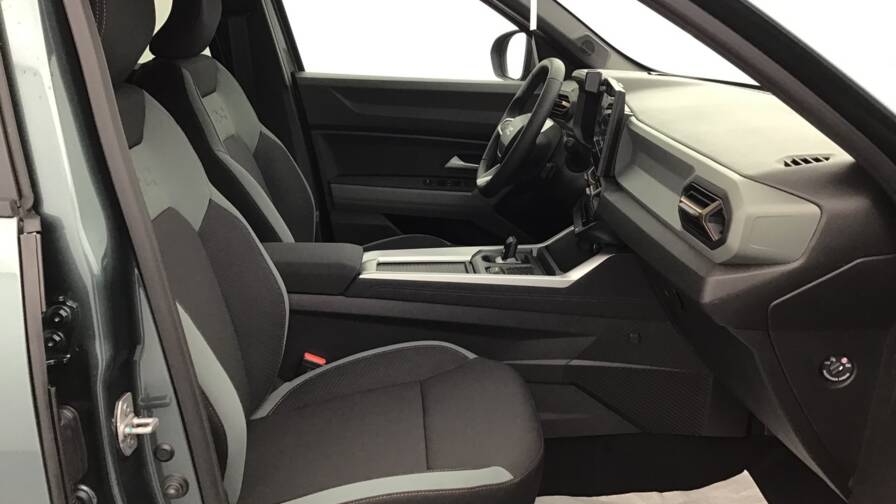 Mandataire Automobile occasion, recherche de Dacia Bigster-hybrid-155-extreme5-portes-vp-essence-courant-lectrique012025-en-cours - E-Motors