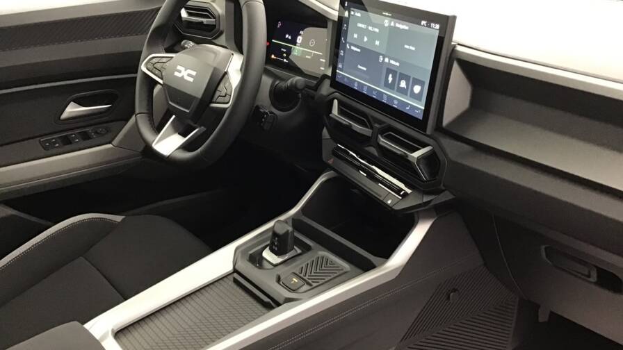 Mandataire Automobile occasion, recherche de Dacia Bigster-hybrid-155-journey5-portes-vp-essence-courant-lectrique012025-en-cours - E-Motors