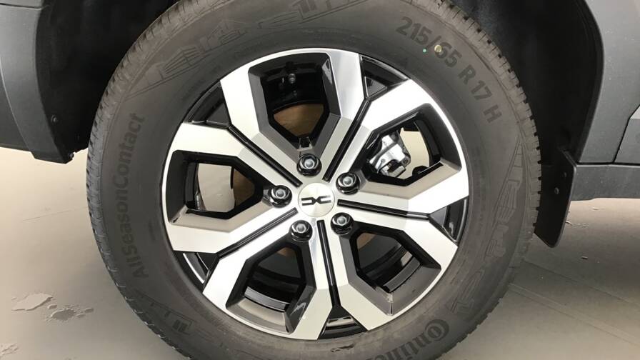 Mandataire Automobile occasion, recherche de Dacia Bigster-mild-hybrid-130-4x4-expression5-portes-vp-essence-sans-plomb042025-en-cours - E-Motors