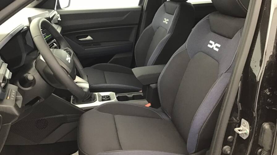 Mandataire Automobile occasion, recherche de Dacia Bigster-mild-hybrid-130-4x4-expression5-portes-vp-essence-sans-plomb042025-en-cours - E-Motors