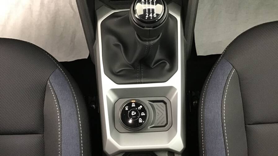 Mandataire Automobile occasion, recherche de Dacia Bigster-mild-hybrid-130-4x4-expression5-portes-vp-essence-sans-plomb042025-en-cours - E-Motors