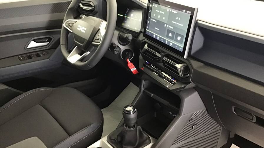 Mandataire Automobile occasion, recherche de Dacia Bigster-mild-hybrid-130-4x4-expression5-portes-vp-essence-sans-plomb042025-en-cours - E-Motors