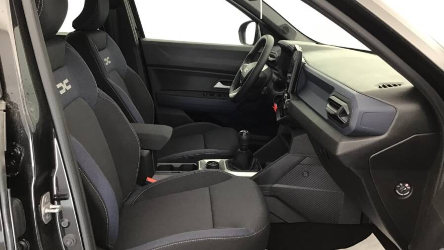 Mandataire Automobile occasion, recherche de Dacia Bigster-mild-hybrid-130-4x4-expression5-portes-vp-essence-sans-plomb042025-en-cours - E-Motors