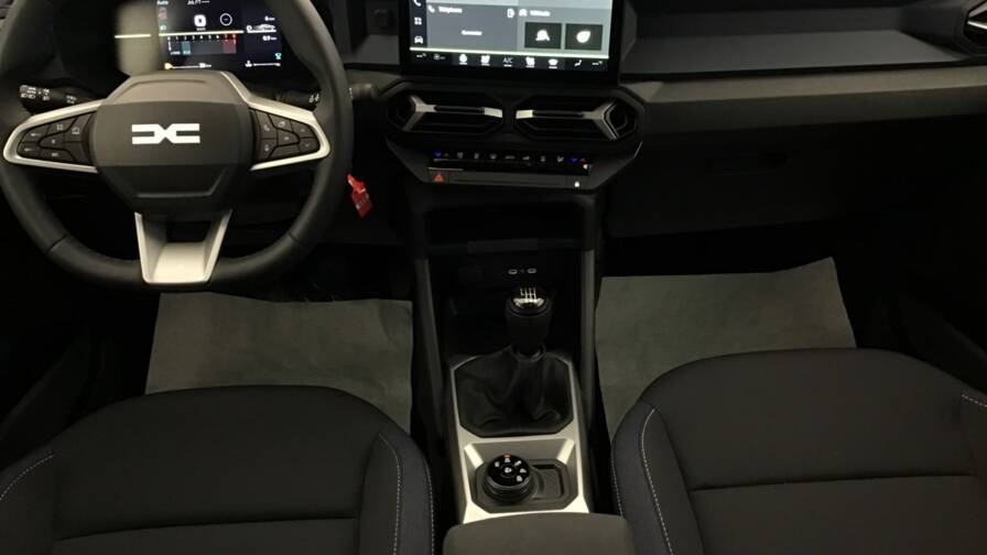 Mandataire Automobile occasion, recherche de Dacia Bigster-mild-hybrid-130-4x4-expression5-portes-vp-essence-sans-plomb042025-en-cours - E-Motors