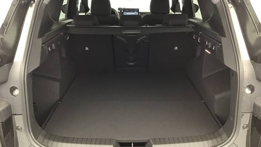 Mandataire Automobile occasion, recherche de Dacia Bigster-mild-hybrid-130-4x4-extreme5-portes-vp-essence-sans-plomb042025-en-cours - E-Motors