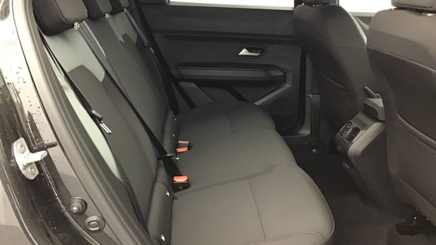 Mandataire Automobile occasion, recherche de Dacia Bigster-mild-hybrid-130-4x4-extreme5-portes-vp-essence-sans-plomb042025-en-cours - E-Motors