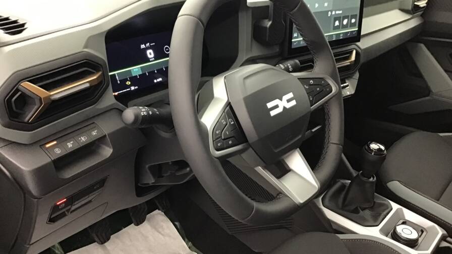 Mandataire Automobile occasion, recherche de Dacia Bigster-mild-hybrid-130-4x4-extreme5-portes-vp-essence-sans-plomb042025-en-cours - E-Motors