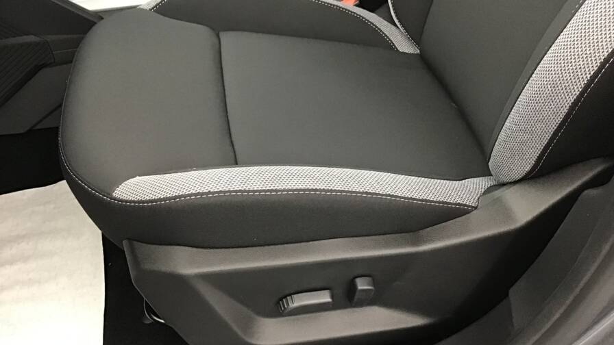 Mandataire Automobile occasion, recherche de Dacia Bigster-mild-hybrid-140-journey5-portes-vp-essence-sans-plomb042025-en-cours - E-Motors