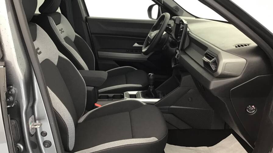 Mandataire Automobile occasion, recherche de Dacia Bigster-mild-hybrid-140-journey5-portes-vp-essence-sans-plomb042025-en-cours - E-Motors