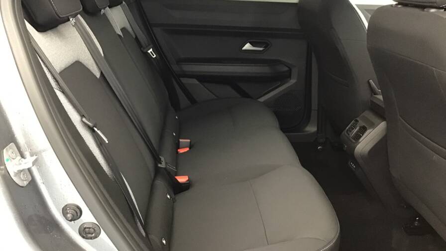 Mandataire Automobile occasion, recherche de Dacia Bigster-mild-hybrid-140-journey5-portes-vp-essence-sans-plomb042025-en-cours - E-Motors