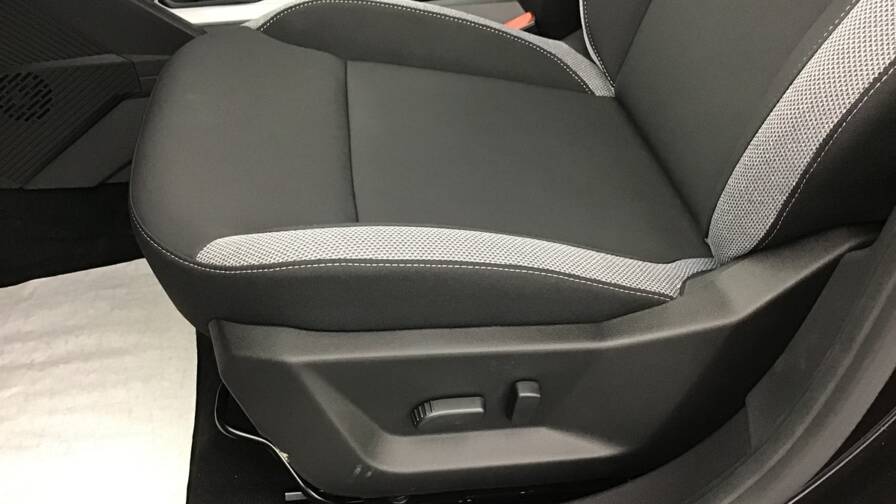 Mandataire Automobile occasion, recherche de Dacia Bigster-mild-hybrid-140-journey5-portes-vp-essence-sans-plomb042025-en-cours - E-Motors