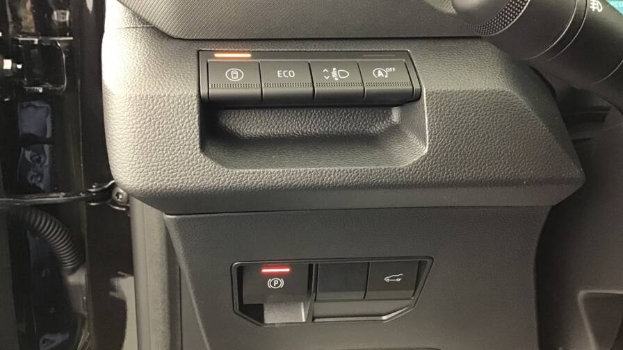 Mandataire Automobile occasion, recherche de Dacia Bigster-mild-hybrid-140-journey5-portes-vp-essence-sans-plomb042025-en-cours - E-Motors