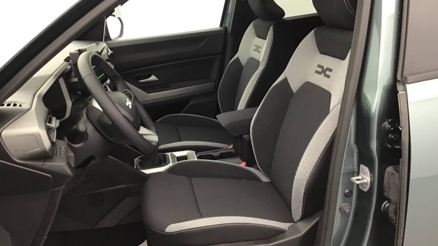 Mandataire Automobile occasion, recherche de Dacia Bigster-mild-hybrid-140-journey5-portes-vp-essence-sans-plomb042025-en-cours - E-Motors