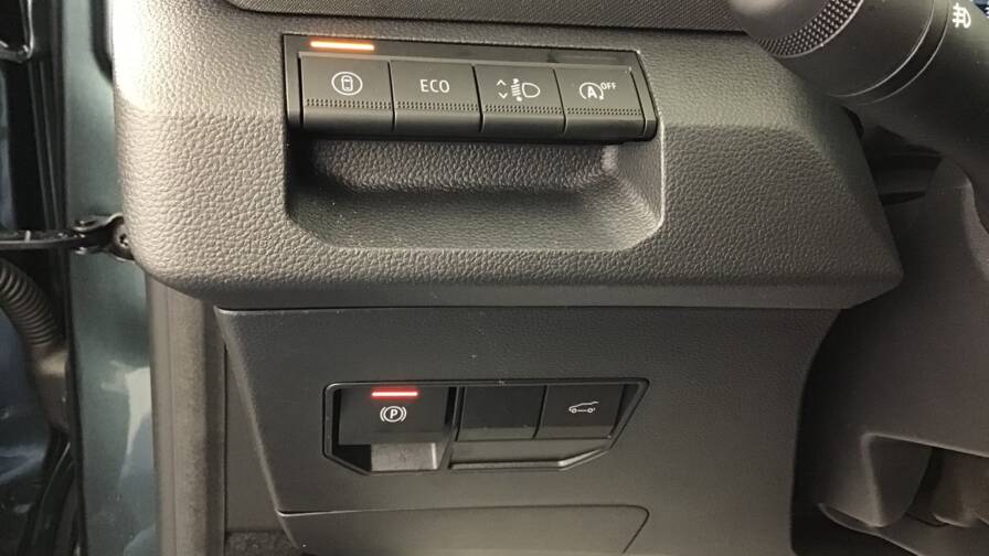 Mandataire Automobile occasion, recherche de Dacia Bigster-mild-hybrid-140-journey5-portes-vp-essence-sans-plomb042025-en-cours - E-Motors