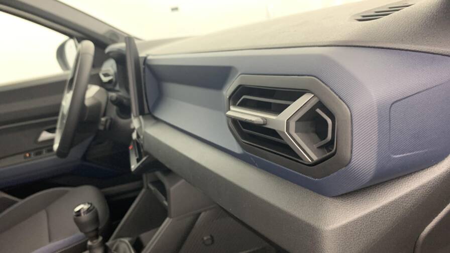 Mandataire Automobile neuf, recherche de Dacia Bigster-mild-hybrid-130-4x4-expression - E-Motors