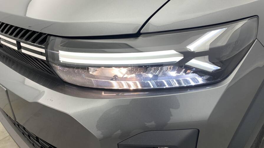 Mandataire Automobile neuf, recherche de Dacia Bigster-mild-hybrid-130-4x4-expression - E-Motors