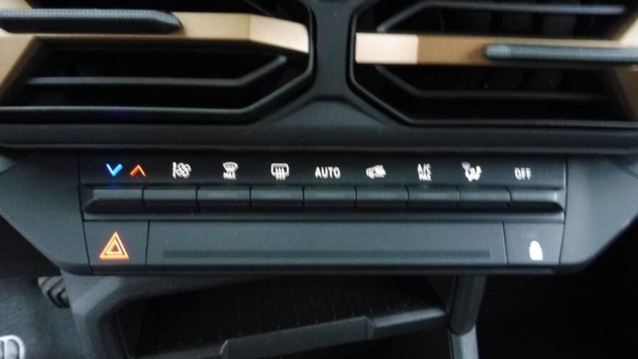 Mandataire Automobile neuf, recherche de Dacia Duster-1-2-tce-mild-hybrid-130ch-extreme-4x4 - E-Motors