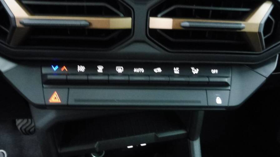 Mandataire Automobile neuf, recherche de Dacia Duster-1-2-tce-mild-hybrid-130ch-extreme-4x4 - E-Motors