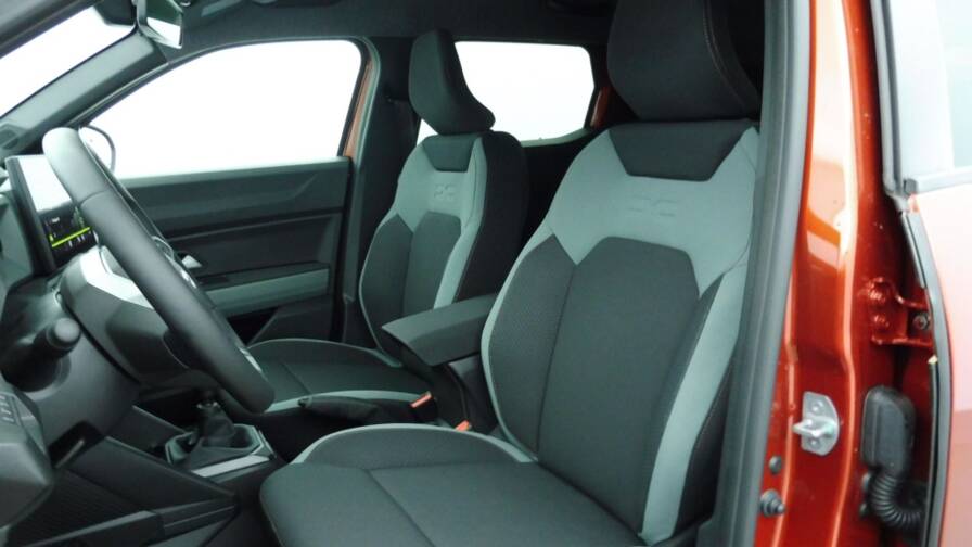 Mandataire Automobile neuf, recherche de Dacia Duster-1-2-tce-mild-hybrid-130ch-extreme-4x4 - E-Motors