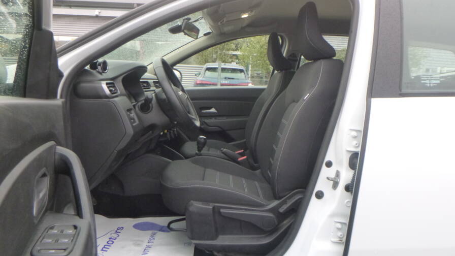 Mandataire Automobile occasion, recherche de Dacia Duster-blue-dci-115-4x4-expression - E-Motors