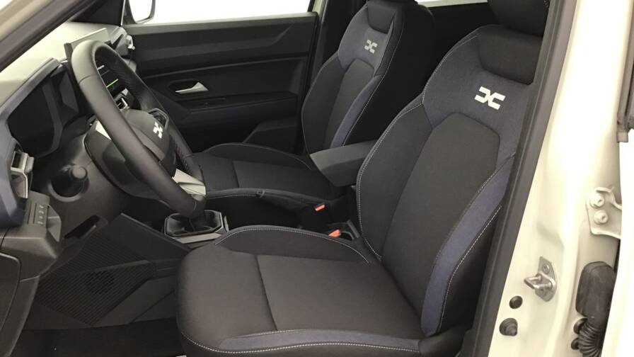 Mandataire Automobile occasion, recherche de Dacia Duster-eco-g-100-expression5-portes-vp-essence-ou-gaz032024-en-cours - E-Motors