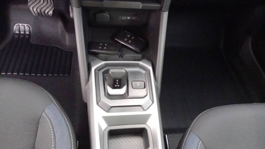 Mandataire Automobile occasion, recherche de Dacia Duster-hybrid-140-4x2-journey - E-Motors