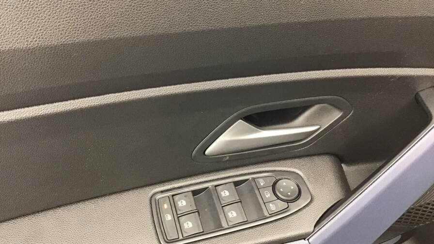 Mandataire Automobile occasion, recherche de Dacia Duster-hybrid-140-journey5-portes-vp-essence-courant-lectrique032024-en-cours - E-Motors