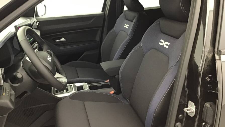 Mandataire Automobile occasion, recherche de Dacia Duster-hybrid-140-journey5-portes-vp-essence-courant-lectrique032024-en-cours - E-Motors