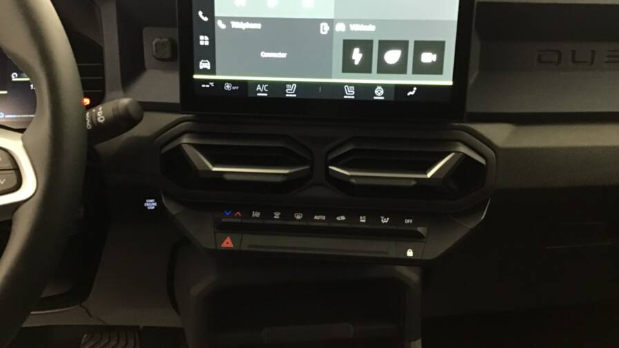 Mandataire Automobile occasion, recherche de Dacia Duster-hybrid-140-journey5-portes-vp-essence-courant-lectrique032024-en-cours - E-Motors