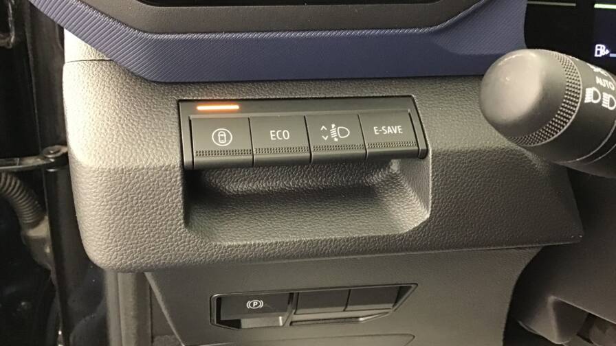 Mandataire Automobile occasion, recherche de Dacia Duster-hybrid-140-journey5-portes-vp-essence-courant-lectrique032024-en-cours - E-Motors