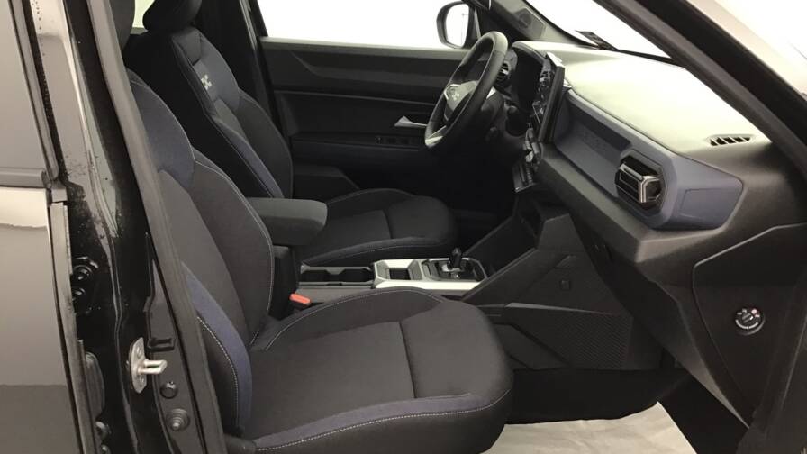 Mandataire Automobile occasion, recherche de Dacia Duster-hybrid-140-journey5-portes-vp-essence-courant-lectrique032024-en-cours - E-Motors