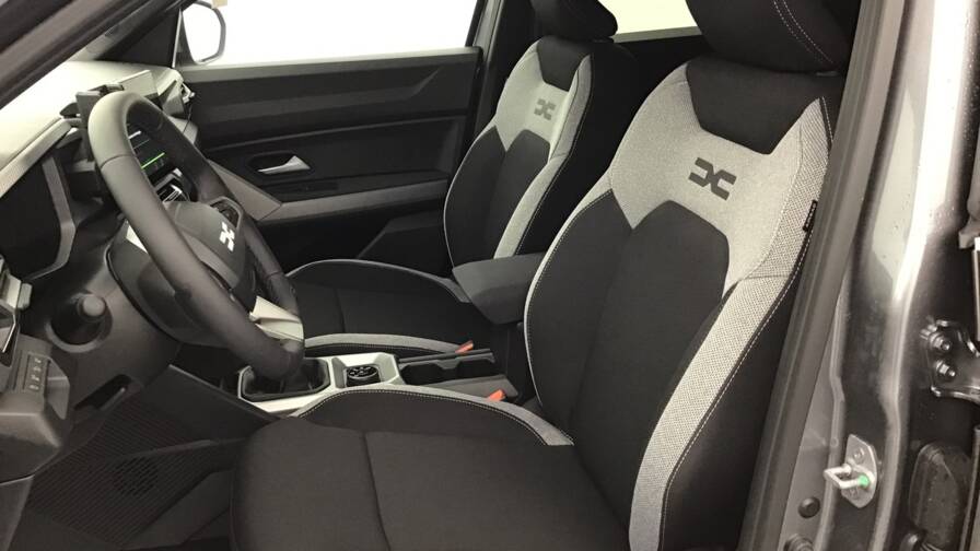 Mandataire Automobile occasion, recherche de Dacia Duster-mild-hybrid-130-4x4-extreme5-portes-vp-essence-sans-plomb042025 - E-Motors