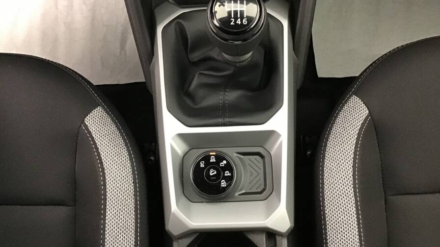 Mandataire Automobile occasion, recherche de Dacia Duster-mild-hybrid-130-4x4-extreme5-portes-vp-essence-sans-plomb042025 - E-Motors