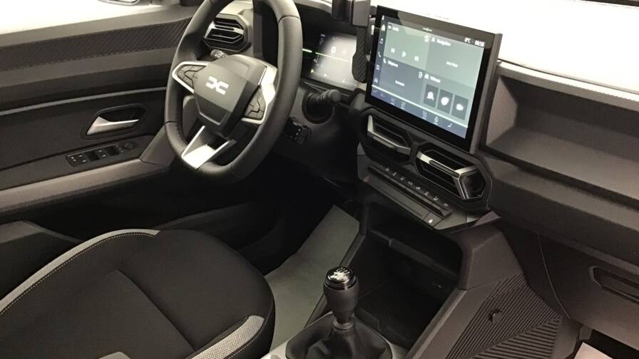 Mandataire Automobile occasion, recherche de Dacia Duster-mild-hybrid-130-4x4-extreme5-portes-vp-essence-sans-plomb042025 - E-Motors