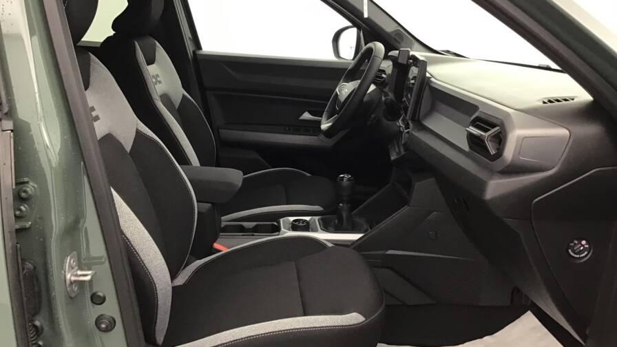 Mandataire Automobile occasion, recherche de Dacia Duster-mild-hybrid-130-4x4-extreme5-portes-vp-essence-sans-plomb042025 - E-Motors