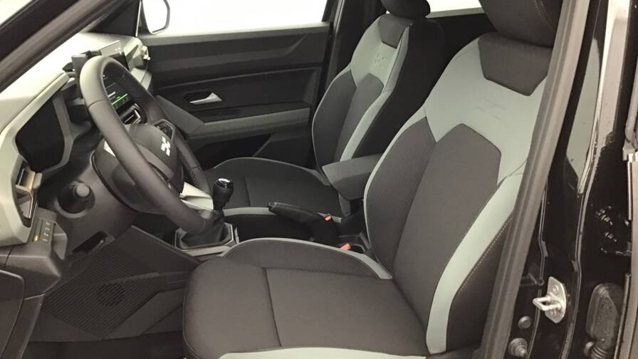 Mandataire Automobile occasion, recherche de Dacia Duster-mild-hybrid-130-4x4-extreme5-portes-vp-essence-sans-plomb042025 - E-Motors